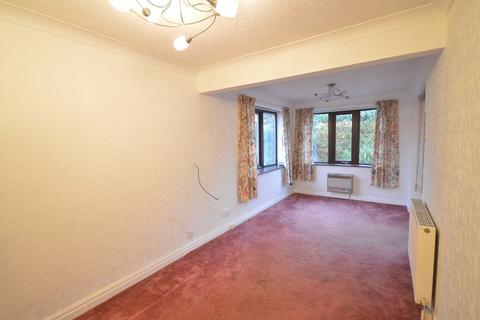11 Bamburgh Close, Blackpool, FY4 5FA