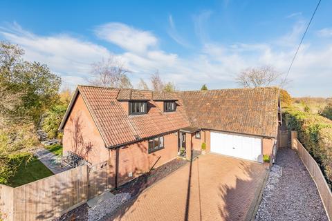 2, Lakeside Cirencester Road, Latton, Swindon, SN6 6DW