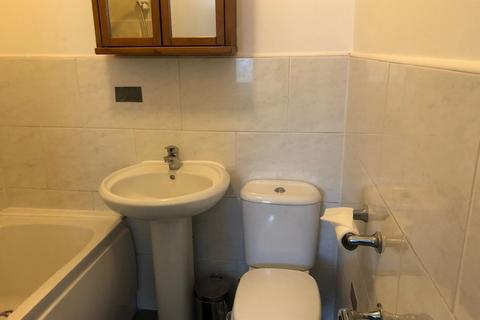 1 bedroom flat to rent, Well Lane, Batley