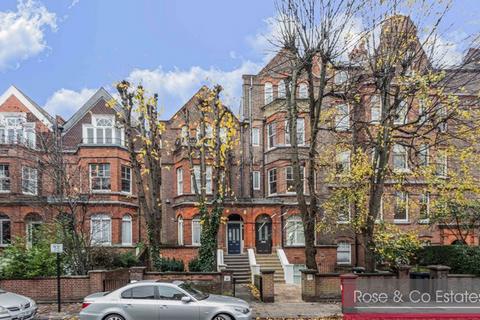 Studio to rent, Canfield Gardens, South Hampstead, London