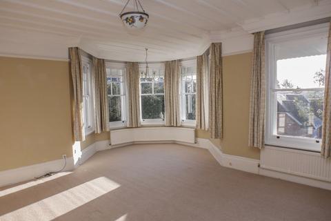 East House Wrens Hill, Oxshott, Leatherhead, KT22 0HN