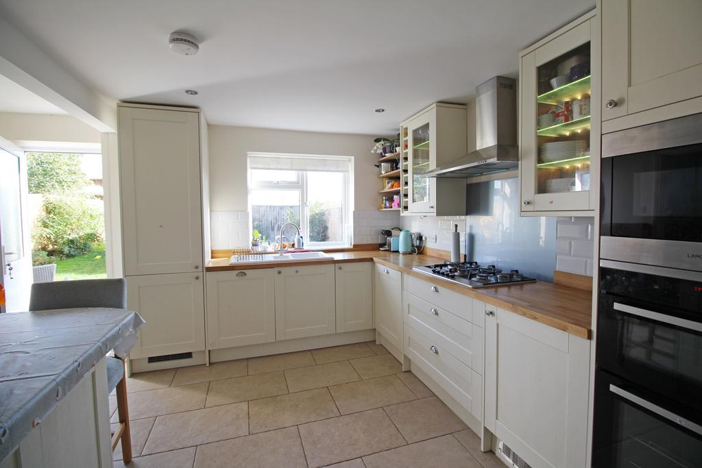 Kitchen Dining area