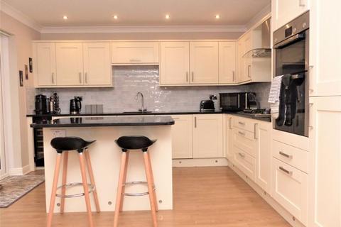 19 Regents Way, Sutton Coldfield, B75 7NW
