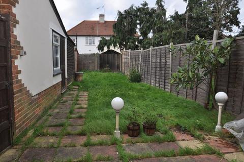 4 Broadlands Way, New Malden, KT3 6PW