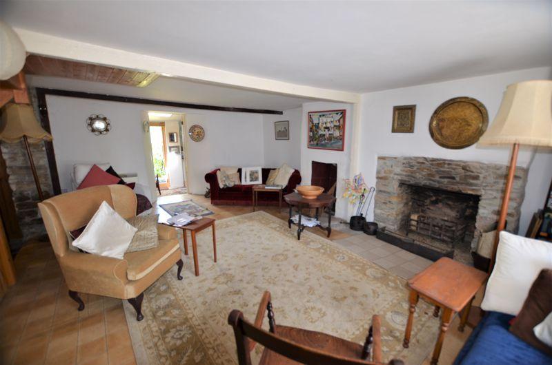 North Street, Lostwithiel 2 bed cottage - £185,000