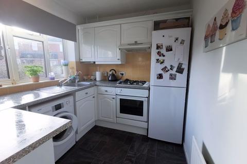 17 Fall Close, Aylesbury, HP19 9XR