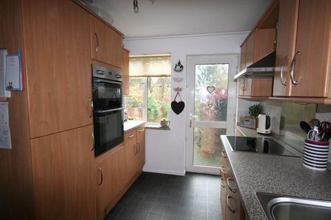 76 Colin Road, Barnwood, Gloucester, GL4 3JN