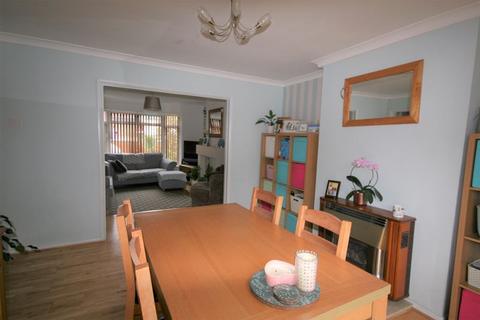 76 Colin Road, Barnwood, Gloucester, GL4 3JN