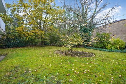 7 Willowmead Close, London, W5 1PT