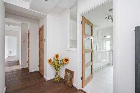 7 Willowmead Close, London, W5 1PT
