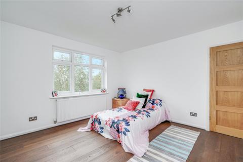 7 Willowmead Close, London, W5 1PT