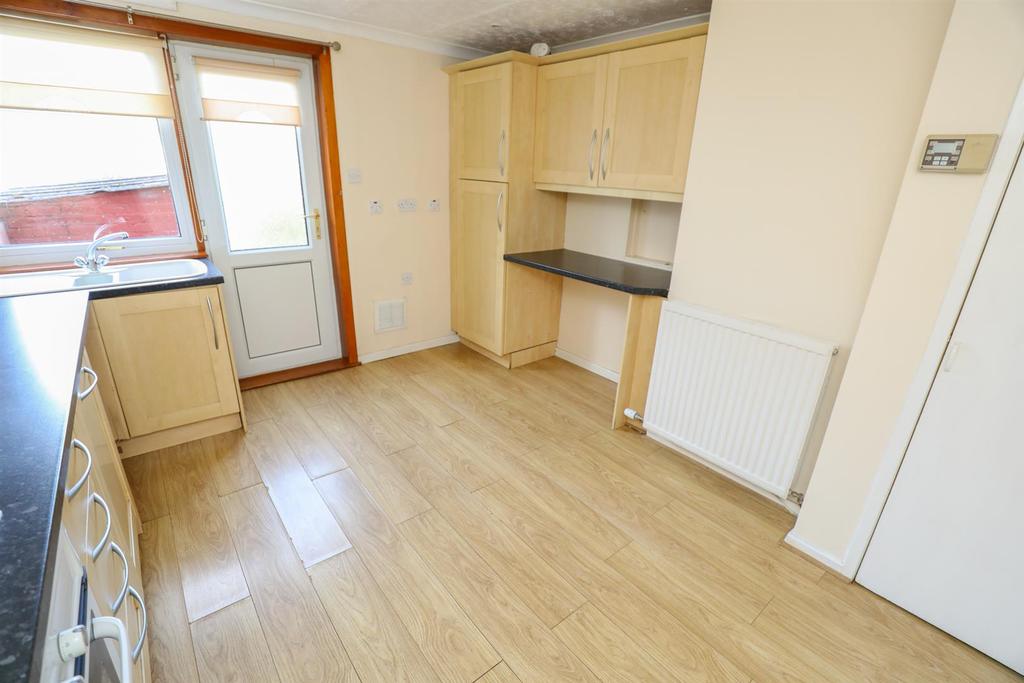 Ryan Road, Glenrothes 3 bed terraced house £89,995