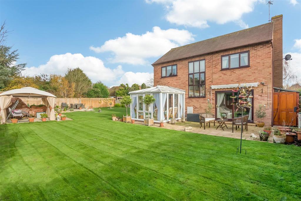 Walnut Close, Harvington, Evesham... 4 bed detached house £480,000