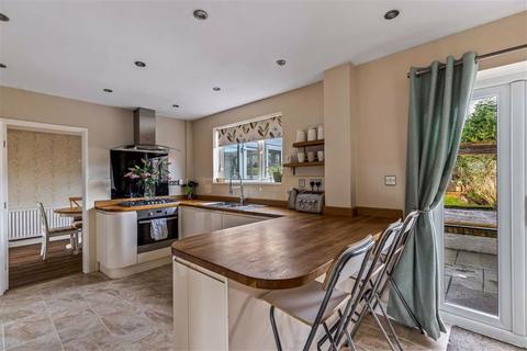 16 Alsops Road, Willesborough, Ashford, TN24 0EY