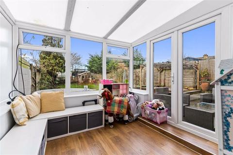 16 Alsops Road, Willesborough, Ashford, TN24 0EY