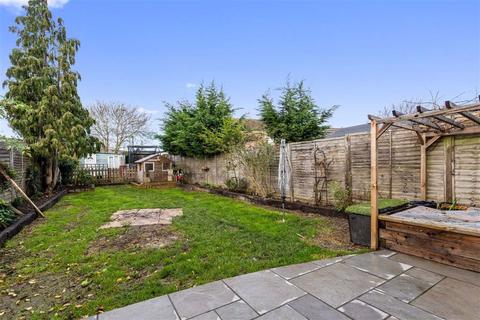 16 Alsops Road, Willesborough, Ashford, TN24 0EY