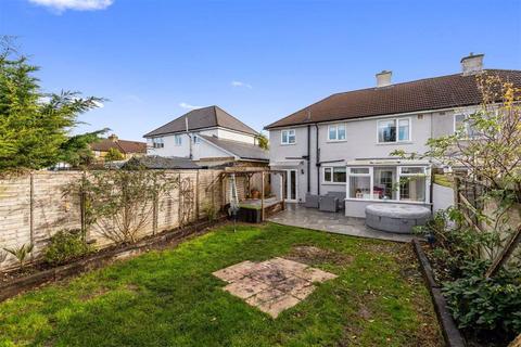 16 Alsops Road, Willesborough, Ashford, TN24 0EY