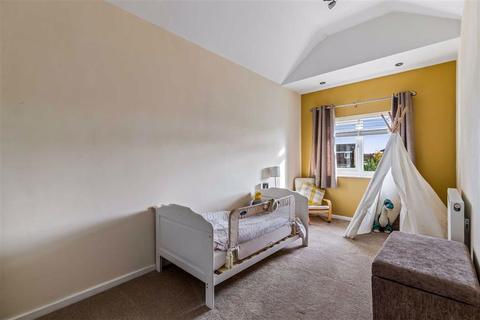 16 Alsops Road, Willesborough, Ashford, TN24 0EY