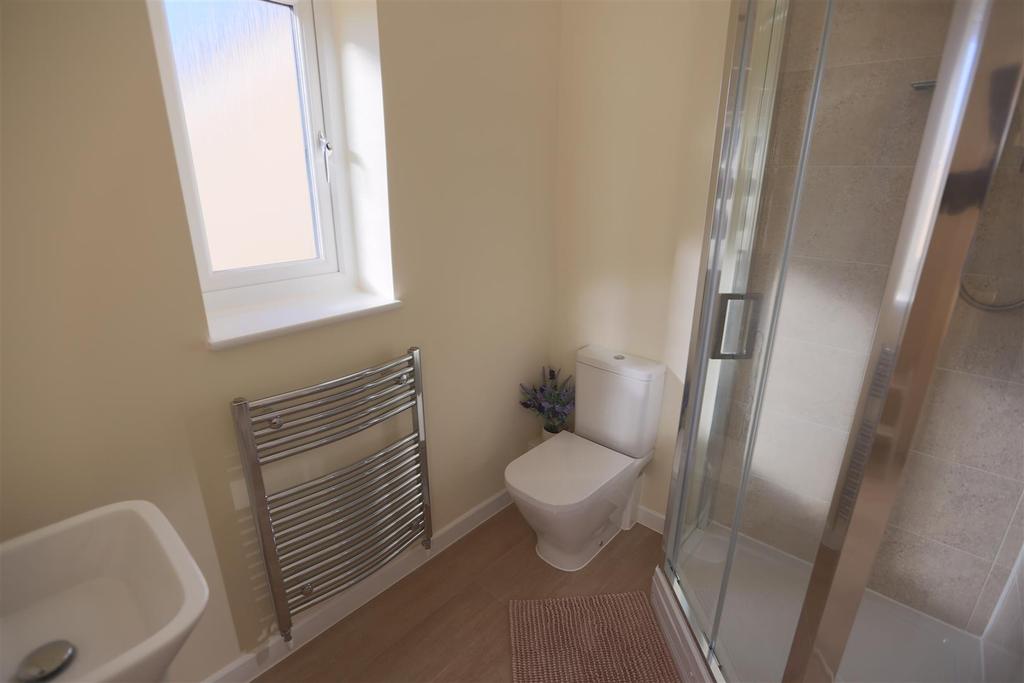 Ensuite 1.JPG