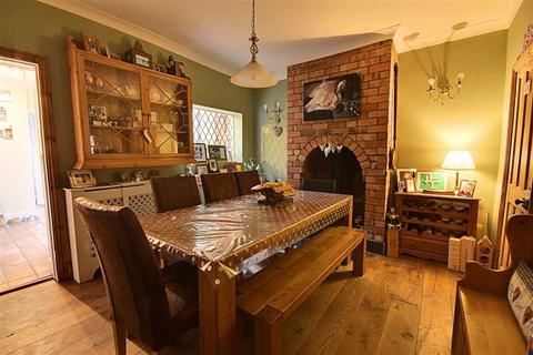 15 Lambert Road, Worcester, WR2 5DD