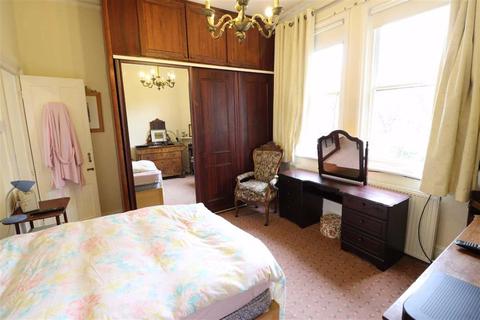 7 Alness Road, Manchester, M16 8ET