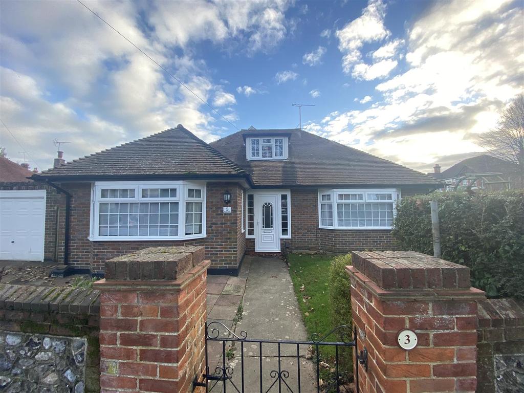 Rugby Road, Worthing 3 bed detached bungalow £550,000