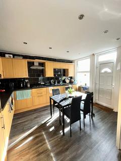 5 bedroom terraced house to rent, Hartley Crescent, Woodhouse, LEEDS, LS6