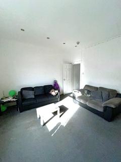 5 bedroom terraced house to rent, Hartley Crescent, Woodhouse, LEEDS, LS6