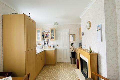 16 Heathway, Seaham, SR7 7UX