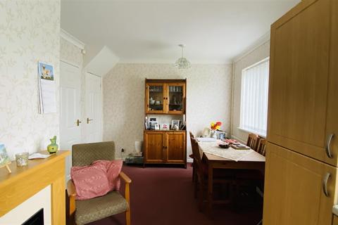 16 Heathway, Seaham, SR7 7UX