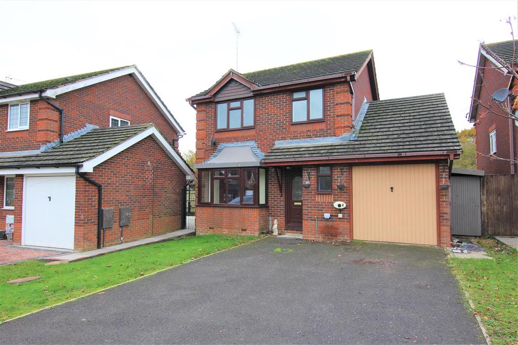 Coulstock Road, Burgess Hill 3 bed detached house £399,950