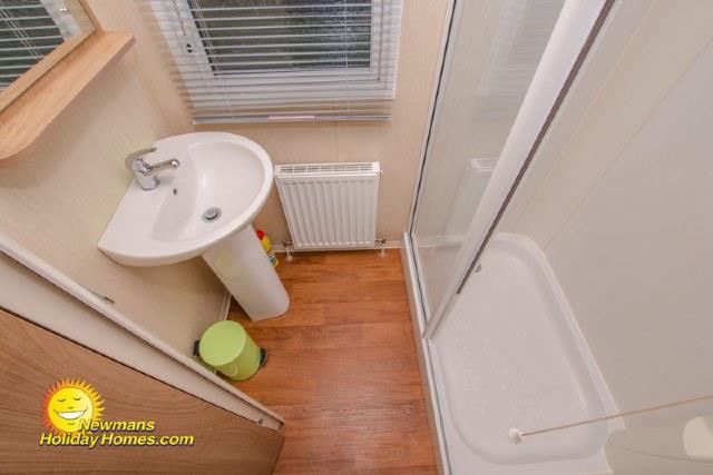 Main bathroom