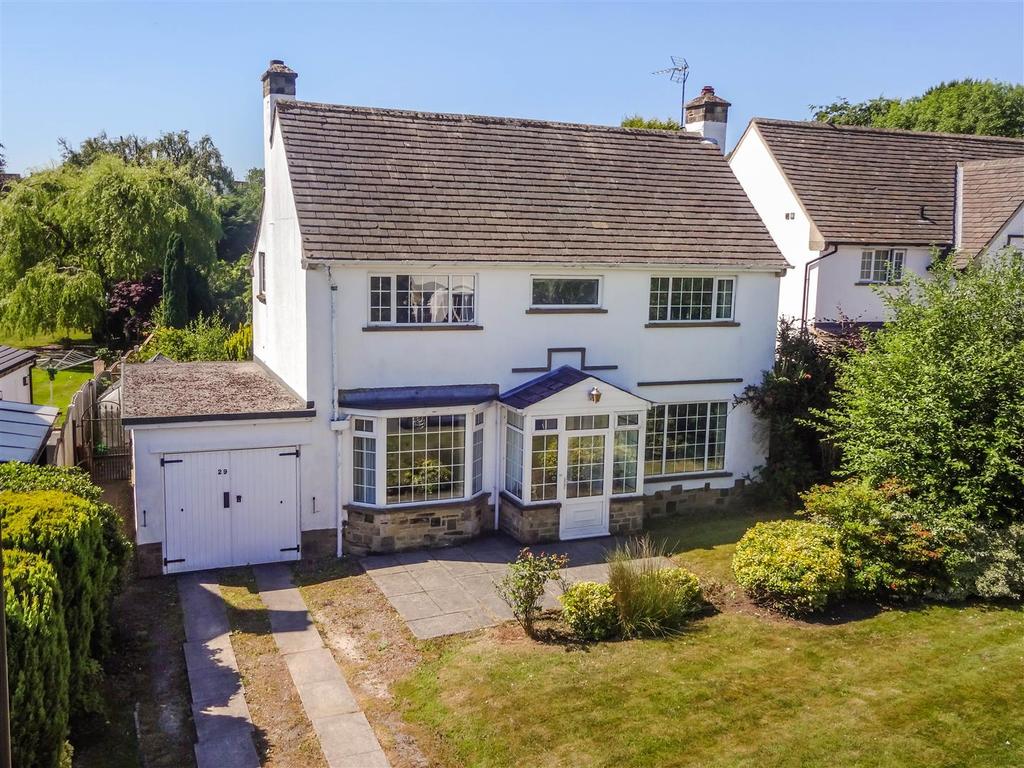 Southway, Guiseley, Leeds 3 bed detached house £1,350 pcm (£312 pw)