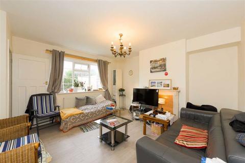 10 Parkhurst, Epsom, KT19 8QZ