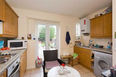 10 Parkhurst, Epsom, KT19 8QZ