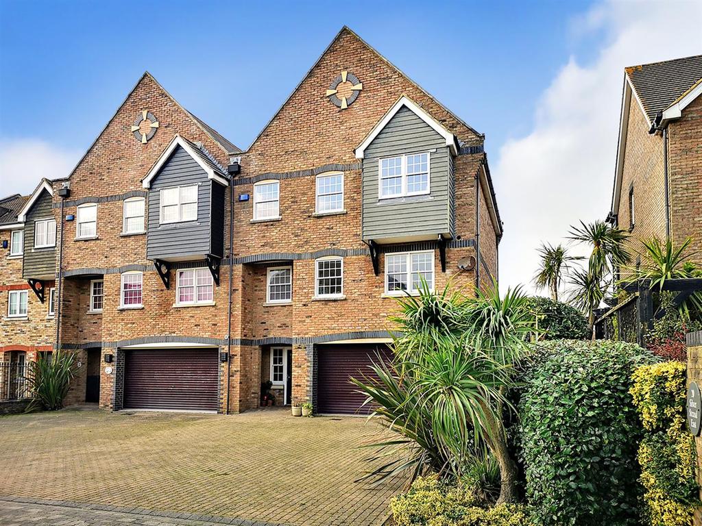 Silver Strand East, Eastbourne 5 bed semidetached house £695,000