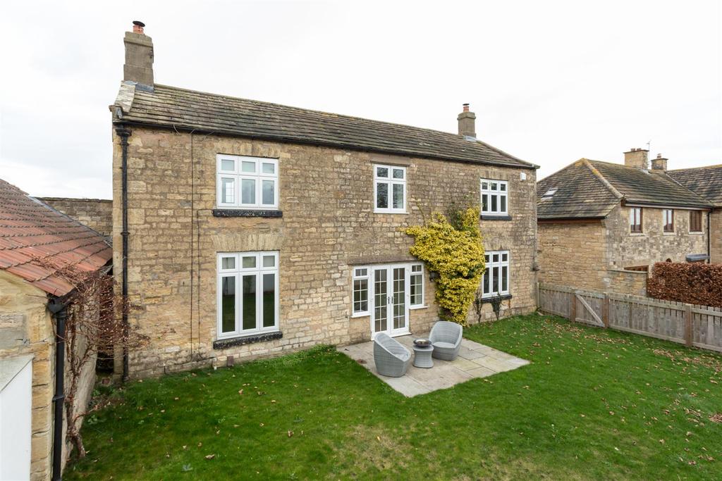 York Road, Wetherby 4 bed character property £465,000