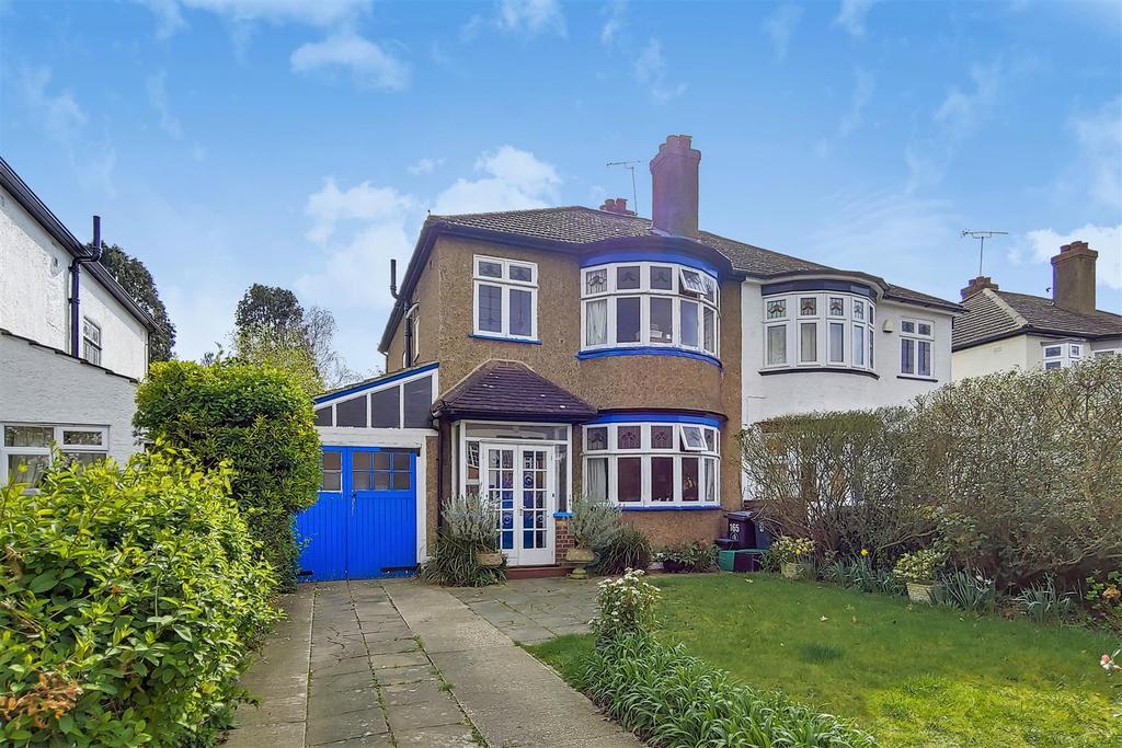 Farnaby Road, Shortlands, Bromley, BR2 3 bed semidetached house £675,000