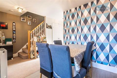 13 Chapman Close, Sheffield, S6 5BX