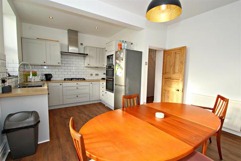 3 bedroom house to rent, Lindley Avenue, Southsea