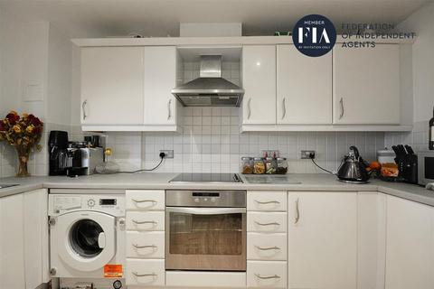 Flat 18, Rivers House Aitman Drive, Brentford, TW8 0ES
