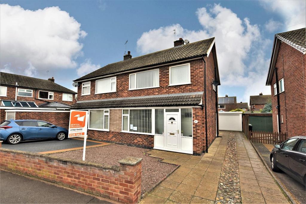 Caithness Road, Stamford 3 bed semidetached house £260,000