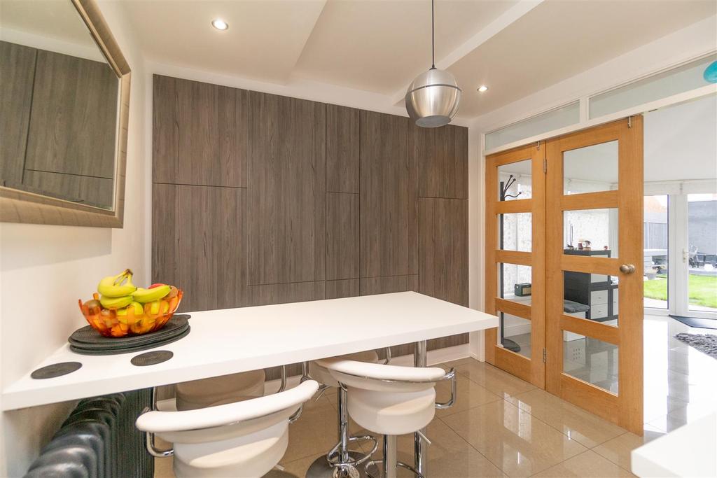 Open Plan Breakfast Kitchen