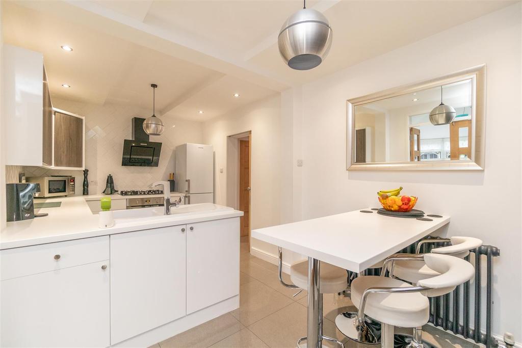 Open Plan Breakfast Kitchen