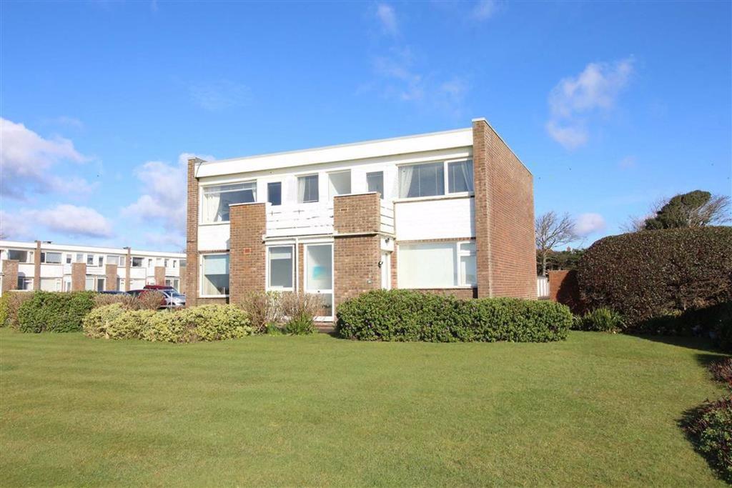 Marine Drive, Barton on Sea, Hampshire 2 bed flat £350,000