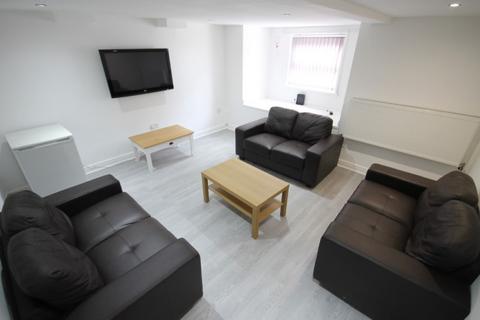 6 bedroom end of terrace house to rent, Headingley Mount, Headingley, Leeds, LS6 3EL