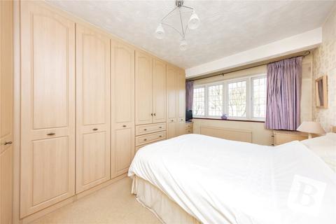 8 Fleet Close, Upminster, RM14 1PS