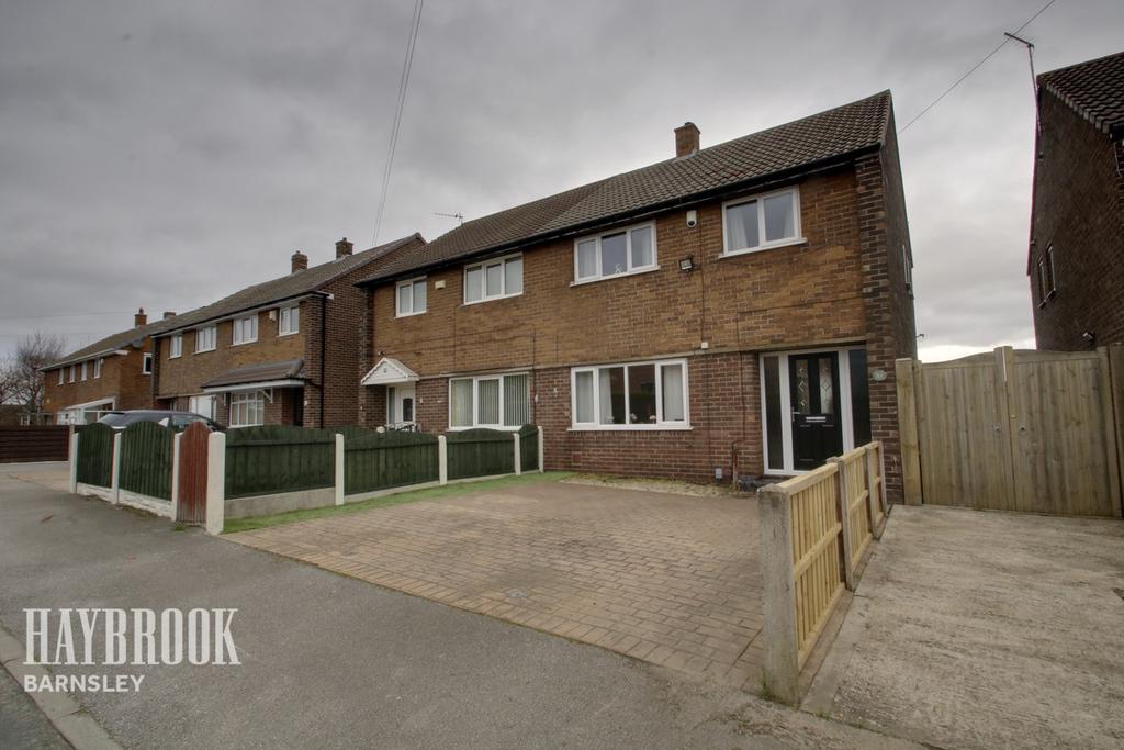 Well Lane, Monk Bretton 3 bed semidetached house £140,000