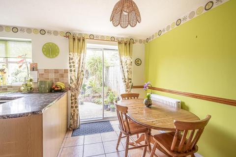 43 Eton Close, Witney, OX28 3GA