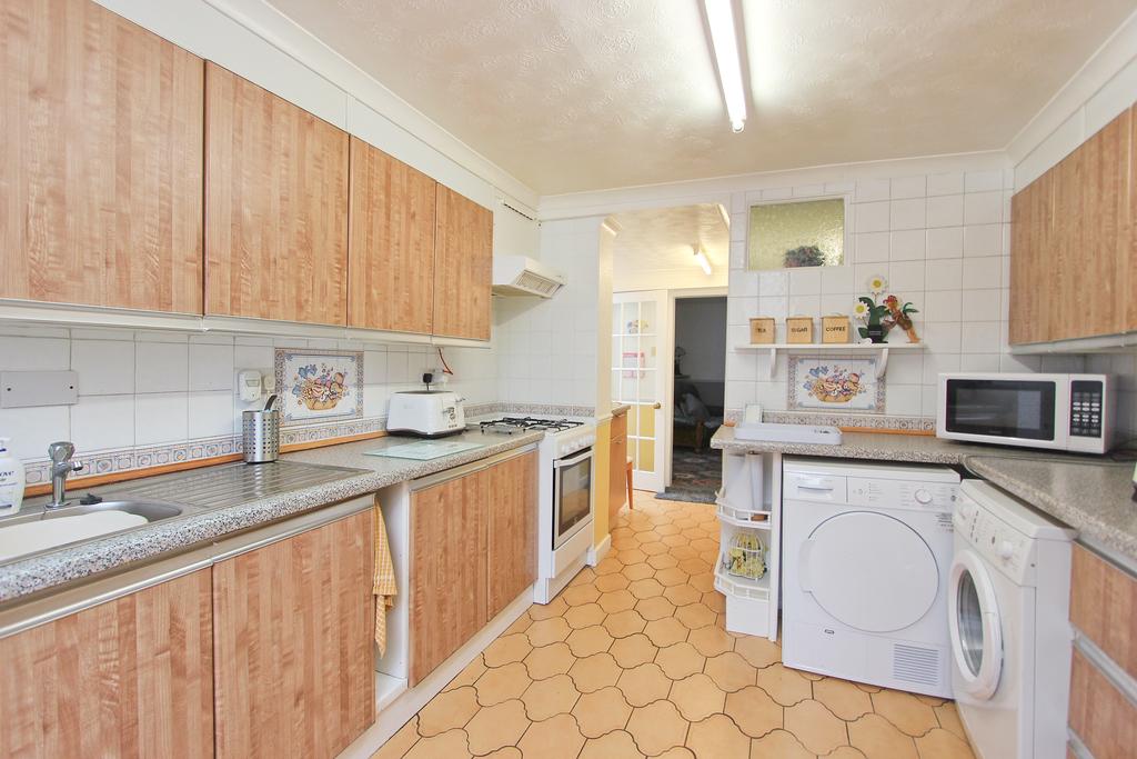 Kitchen/Dining Space
